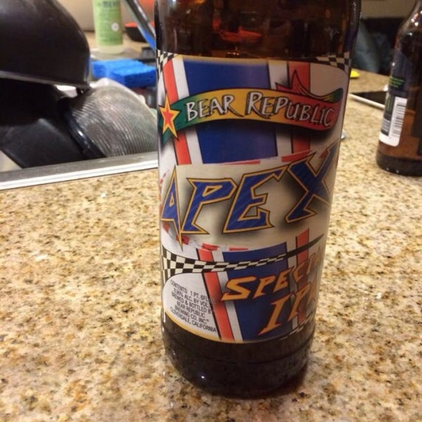 Straw Hat Pizza Pizzeria in Rohnert Park