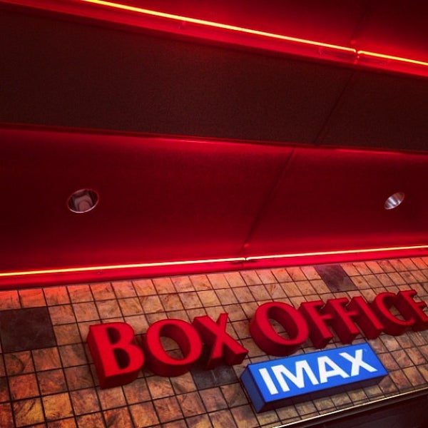 Regal Waugh Chapel & IMAX 영화관에서의 사진
