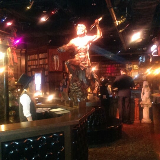 Foto diambil di Jekyll &amp; Hyde Club | Restaurant &amp; Bar oleh Alexander N. pada 8/26/2013
