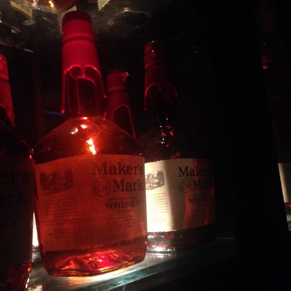 2/15/2014にNormaがSeven Bar Loungeで撮った写真