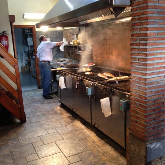 รูปภาพถ่ายที่ Katxiña Restaurante โดย Jorge d. เมื่อ 11/24/2012