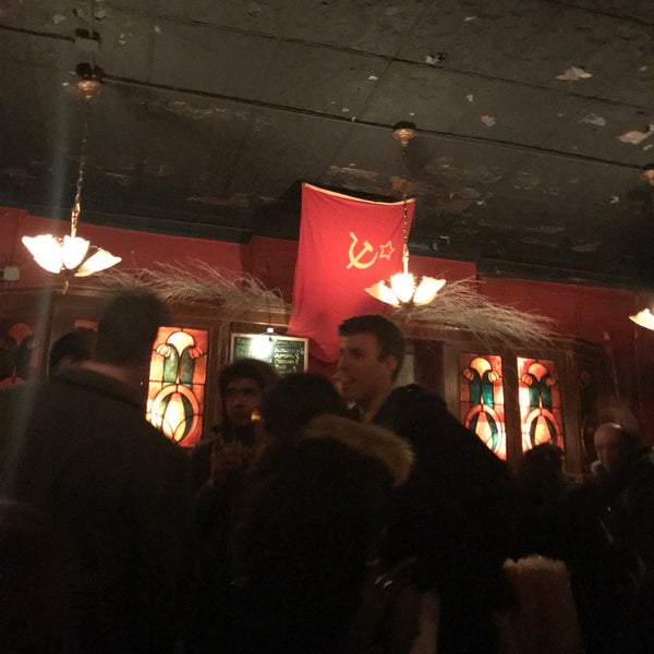 3/10/2018 tarihinde Samuel B.ziyaretçi tarafından KGB Bar'de çekilen fotoğraf