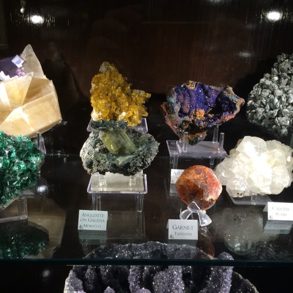 Amazing place for whenever you need to get some positive crystal energy. They specialize in high end gems, minerals, and crystals from around the world. Great for gifts and just to browse as well.