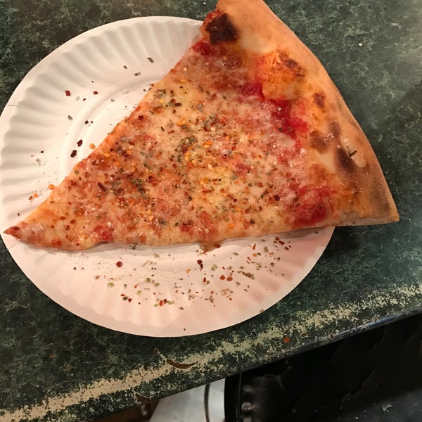 Photo taken at Joe&#39;s Pizza by Samuel B. on 3/1/2017