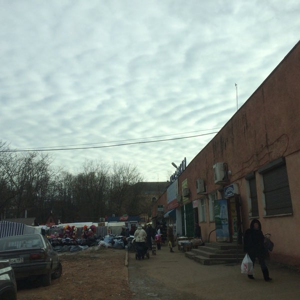 Магазин городок калининград. Мясничный ряд. Улица морской проспект магазин городок. Заводская 17 старый городок. Старый городок магазины.