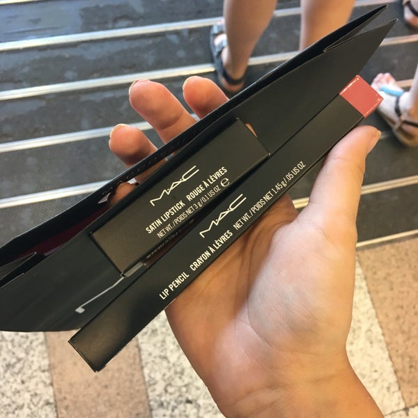 Photos At Mac Corner Cosmetics Shop In La Dreta De Leixample