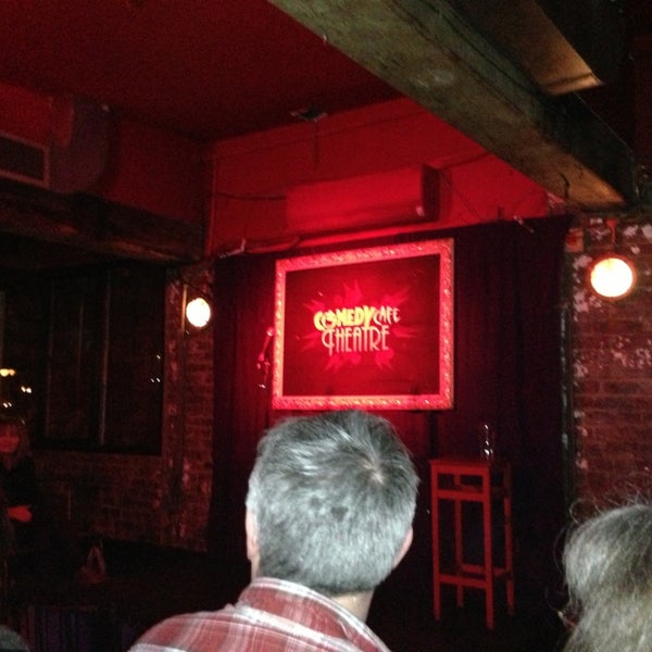 Foto tirada no(a) Comedy Cafe por John G. em 2/26/2013