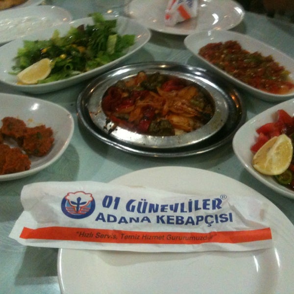 Das Foto wurde bei 01 Güneyliler Restorant von Yalcin am 9/18/2013 aufgenommen