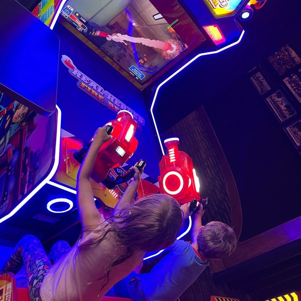 Photo taken at Dave &amp; Buster&#39;s by Cortney M. on 8/19/2023