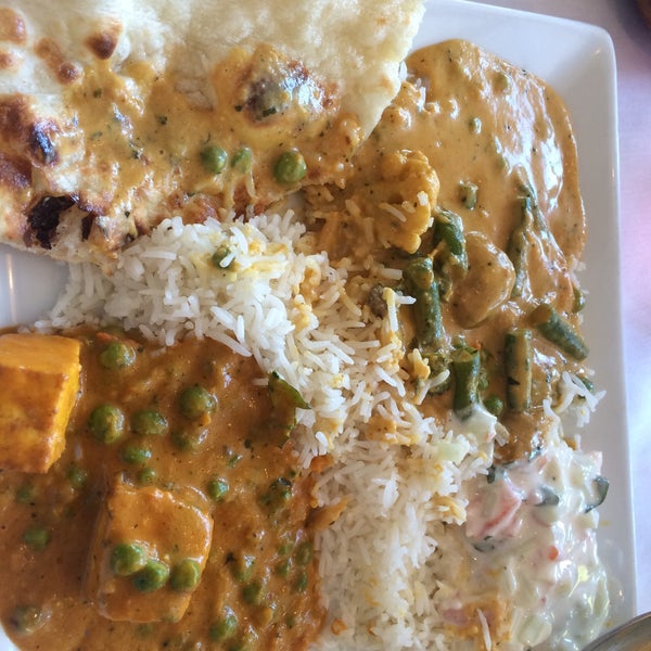 Das Foto wurde bei Zaika Indian Restaurant von Cortney M. am 7/19/2015 aufgenommen