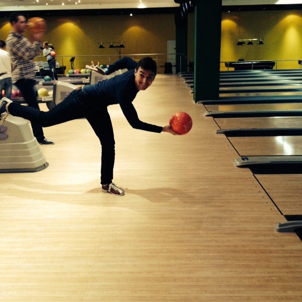 Photo taken at Bowling Show by Андрей on 11/15/2013