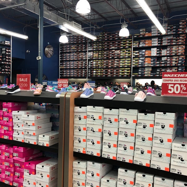 SKECHERS Warehouse Outlet - 1 tip from 