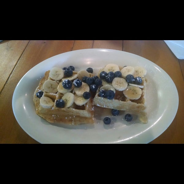 Delicious vegan waffle with blueberry and bananas :) so awesome!!!