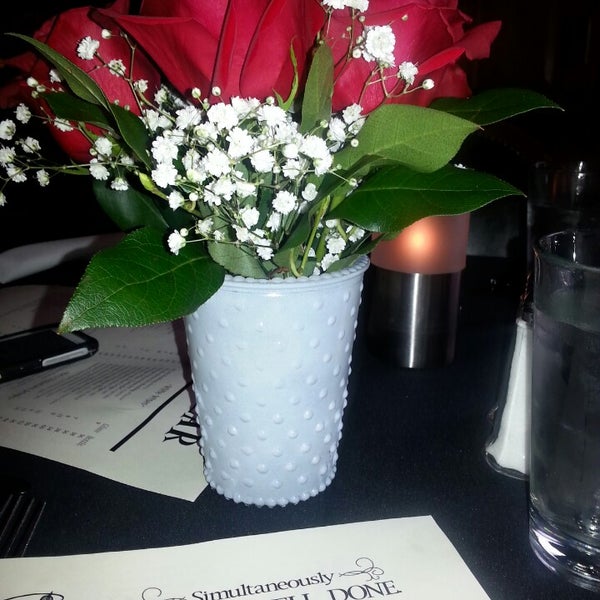 Photo taken at Mo&#39;s Steakhouse by Cary T. on 7/6/2014