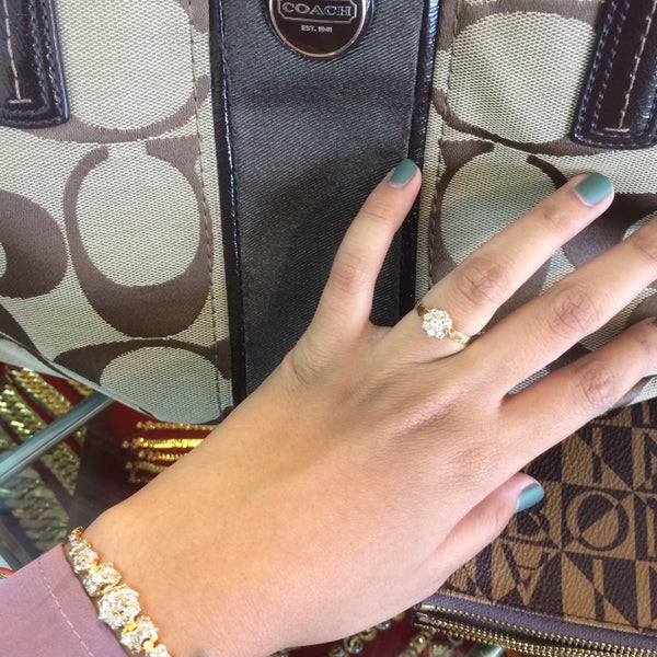Photos At Kedai Emas Ariffin Hussin Jewelry Store