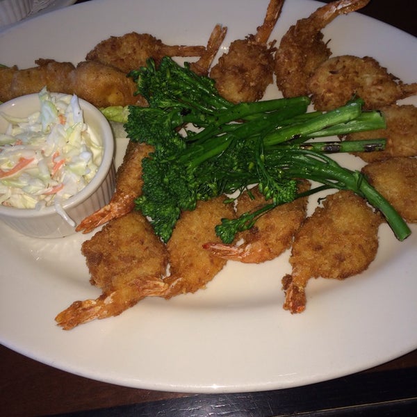 Foto tomada en Molly Cool&#39;s Seafood Tavern  por MzBoss D. el 3/22/2014