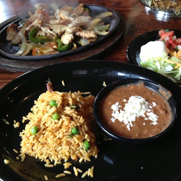 Foto diambil di Rj Mexican Cuisine oleh Morita M. pada 3/22/2013