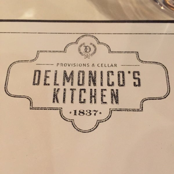 Foto scattata a Delmonico&#39;s Kitchen da Jeff Cruz T. il 10/18/2014