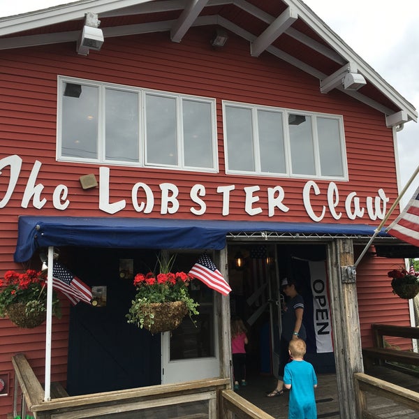 Снимок сделан в The Lobster Claw пользователем b 6/11/2016