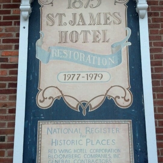 Foto diambil di St. James Hotel oleh Shannon H. pada 9/15/2013