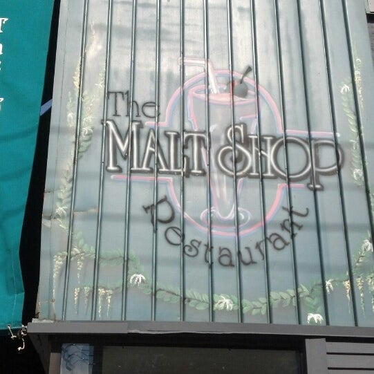 6/23/2013 tarihinde Shannon H.ziyaretçi tarafından The Malt Shop'de çekilen fotoğraf