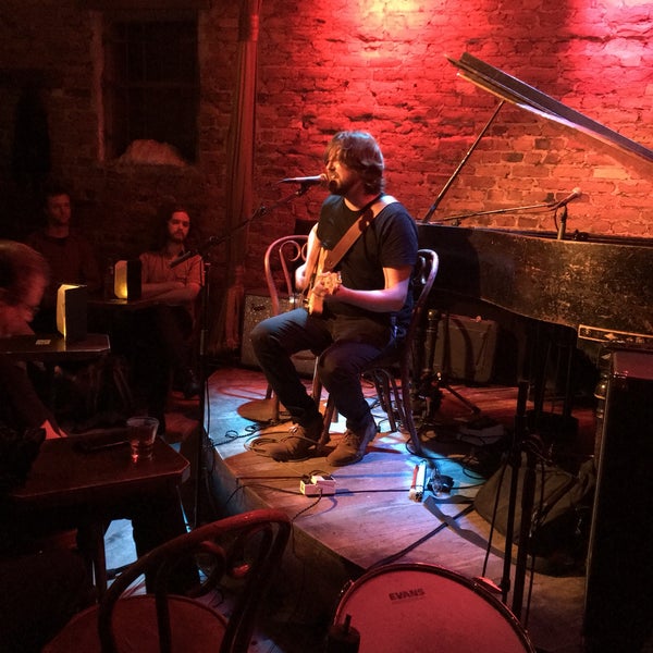 Photo taken at Rockwood Music Hall by Elise on 9/27/2018