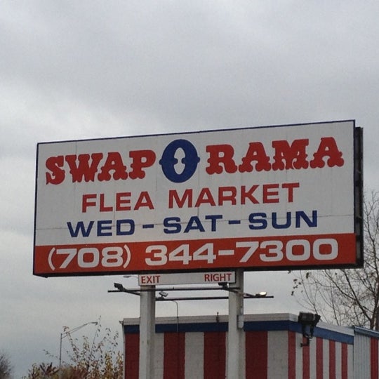 รูปภาพถ่ายที่ Swap-O-Rama โดย Taz เมื่อ 11/3/2012