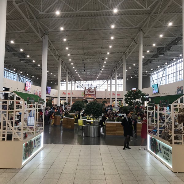 8/13/2018 tarihinde Andreyziyaretçi tarafından МЕГА Новосибирск / MEGA Mall'de çekilen fotoğraf