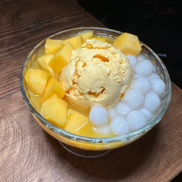 Foto scattata a Mango Mango Dessert da Wendalicious il 12/31/2023