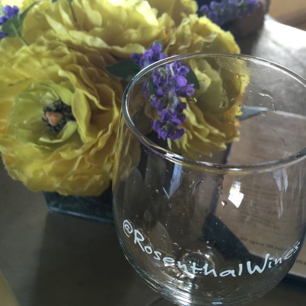 8/19/2015에 Angela님이 Rosenthal Wine Bar &amp; Patio에서 찍은 사진