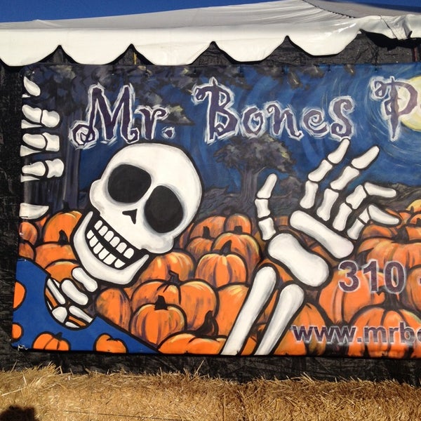 Photo taken at Mr. Bones Pumpkin Patch by Angela on 10/6/2014