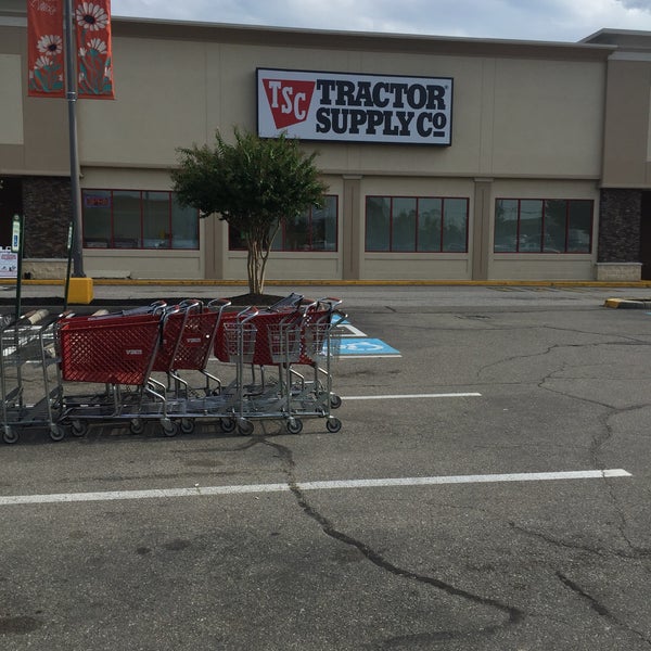 Tractor Supply Co. Hardware Store in Mechanicsville