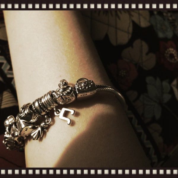 Pandora Jewlery (Mall St. Matthews) Jewelry Store in East Louisville