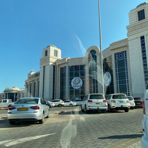 Photo prise au Oman Avenues Mall par Y S. le1/3/2021