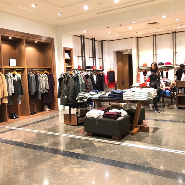 mall of istanbul Massimo Dutti - Ziya Gökalp - 0 tips