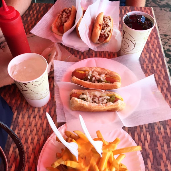 5/3/2015 tarihinde Larissa M.ziyaretçi tarafından Arbetter&#39;s Hot Dogs'de çekilen fotoğraf