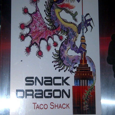 Foto tirada no(a) Snack Dragon por Kortnee L. em 1/23/2013