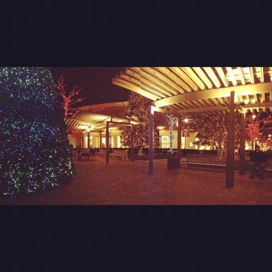 Foto tomada en The Mall at Partridge Creek  por Elizabeth el 11/29/2012