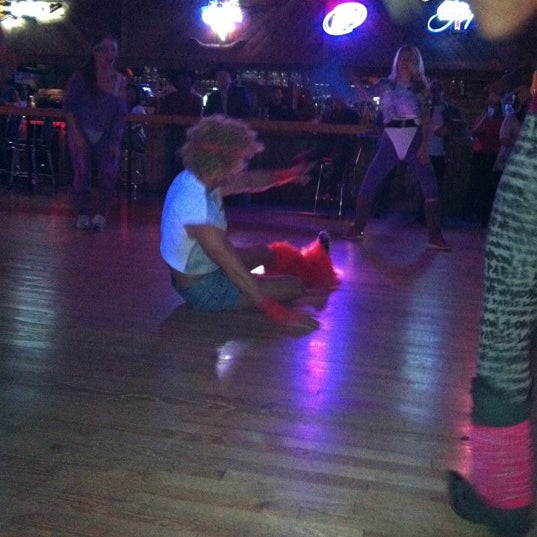 รูปภาพถ่ายที่ Dallas Night Club โดย Anita P. เมื่อ 1/6/2013