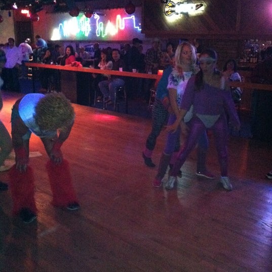 รูปภาพถ่ายที่ Dallas Night Club โดย Anita P. เมื่อ 1/6/2013
