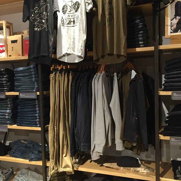 Levi's Store - Clothing Store