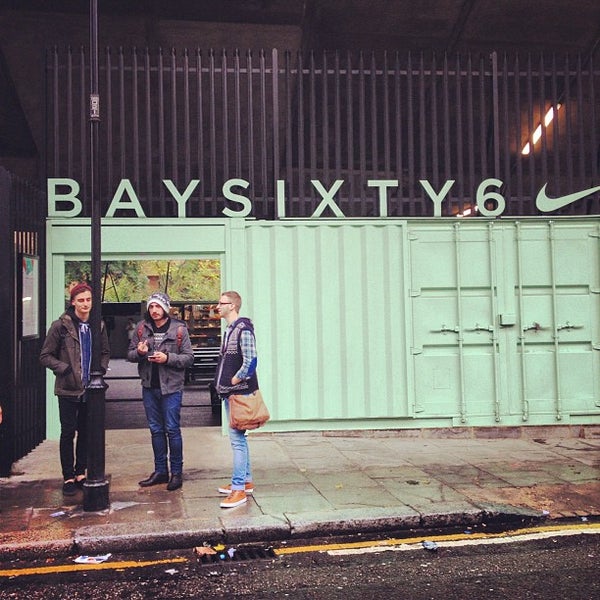 รูปภาพถ่ายที่ BaySixty6 โดย Joey G. เมื่อ 10/8/2012