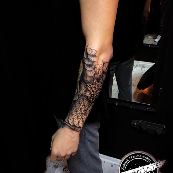 Foto tirada no(a) Darkgate Tattoo por Selcuk H. em 10/8/2020