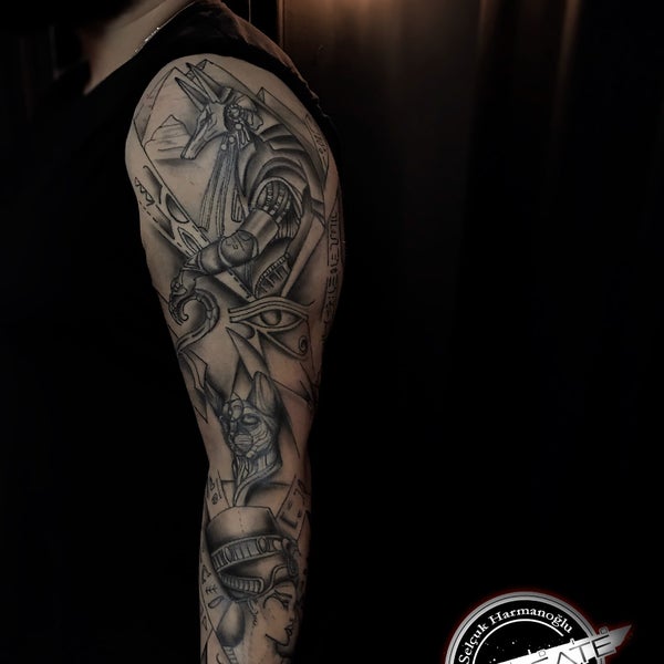 Foto tirada no(a) Darkgate Tattoo por Selcuk H. em 5/12/2020