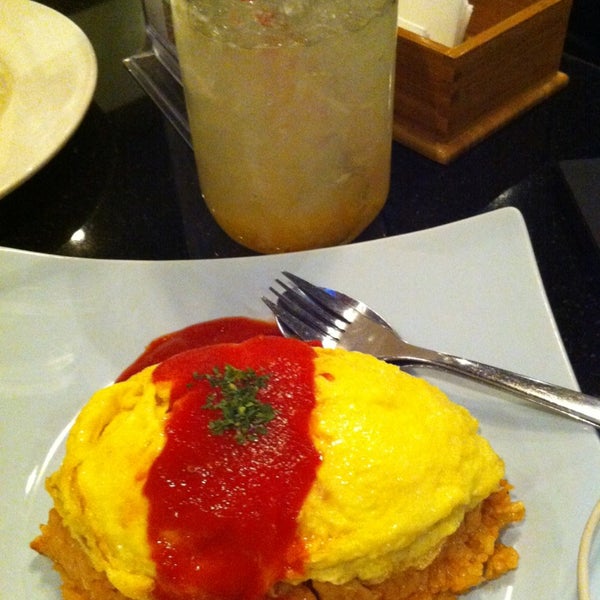 Foto scattata a Cafe de Japon da Vegas and Food il 4/2/2013