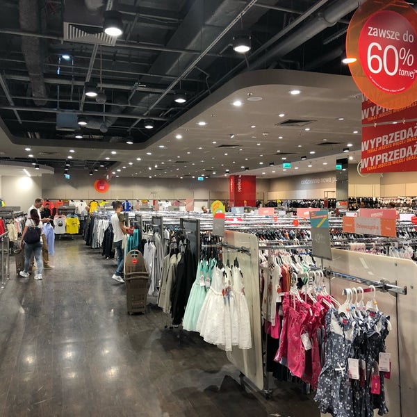 Maxx одежда. Maxx одежда. Новый магазин одежды симферополь. Tk maxx магазин фото. Глория джинс уфа планета.