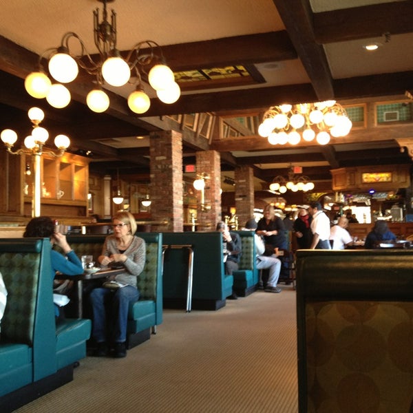 Foto tirada no(a) Coach House Diner &amp; Restaurant por Winnie em 1/3/2013