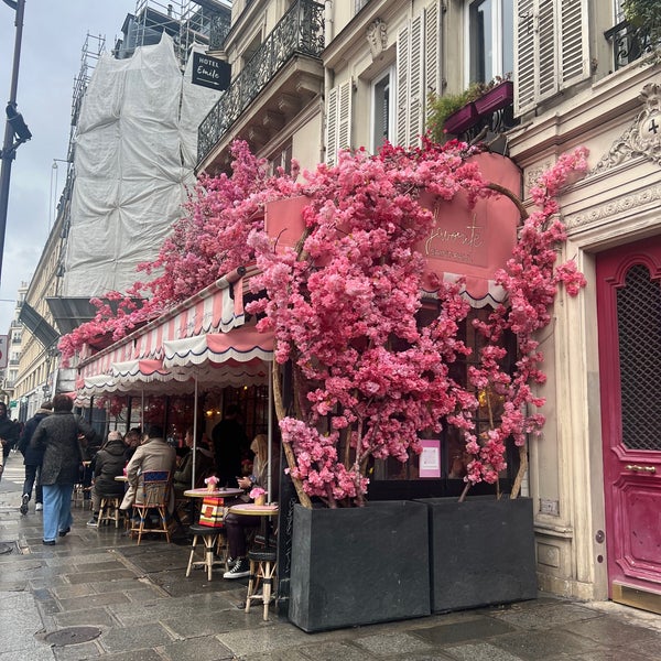 La Favorite HôteldeVille Paris, ÎledeFrance