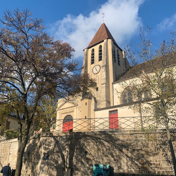 Église SaintGermaindeCharonne Church in PèreLachaise