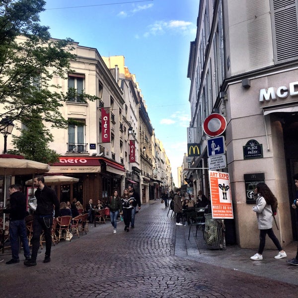 Das Foto wurde bei Marché de Passy von Sandrine A. am 4/29/2017 aufgenommen